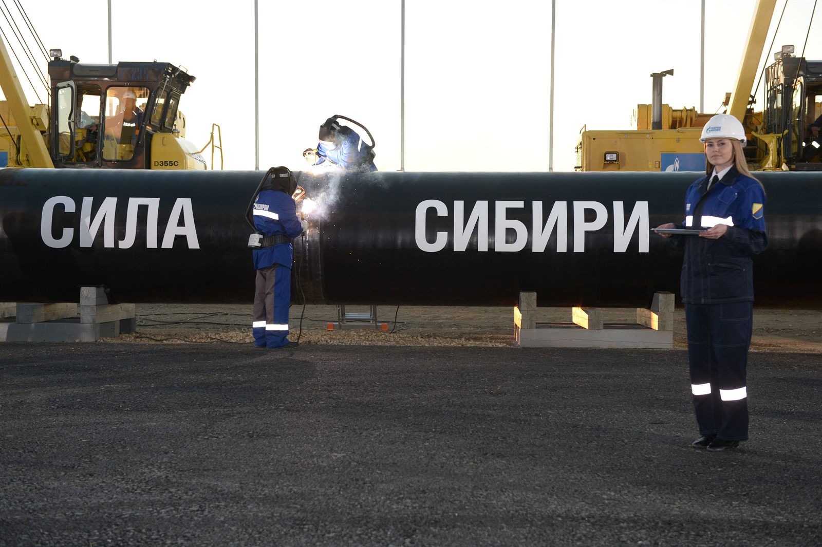 Presidential Executive Office of Russia (kremlin.ru) · CC BY 4.0 The 2014 ceremony connecting the first section of the Power of Siberia gas pipeline carrying Russian gas to China